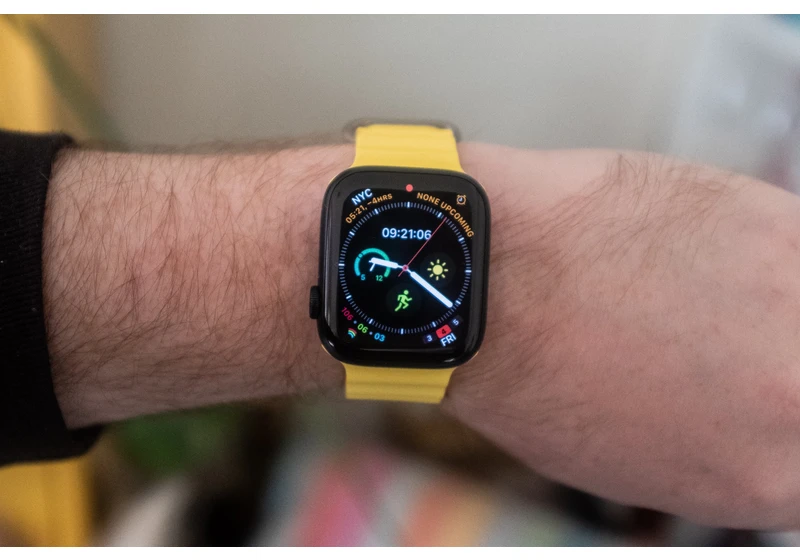 Amazon US cuts 30% off the Apple Watch 8 price for Prime Day