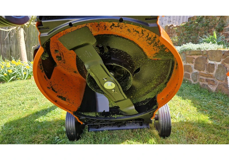 How to sharpen a lawn mower blade