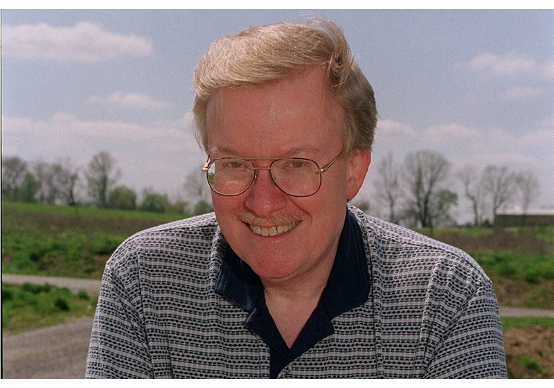 Elwood Edwards, Voice of AOL's 'You've Got Mail ' Alert, Dies at 74