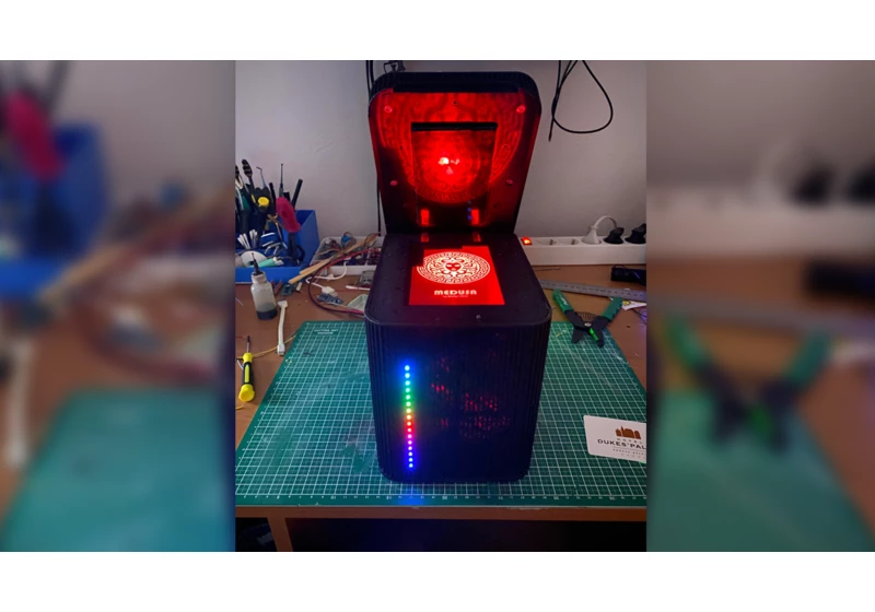 Raspberry Pi UV Machine Creates Custom PCBs