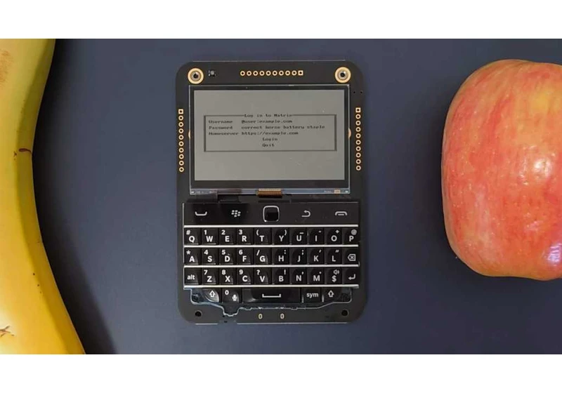 This Raspberry Pi-powered BlackBerry beeper parties like it’s 2009