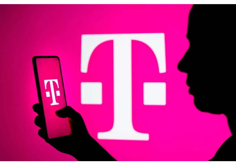 T-Mobile down: Customers report widespread outage across the U.S.