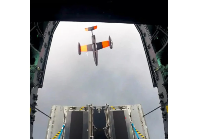 Transportní Airbus Atlas poprvé za letu vypustil tryskový dron