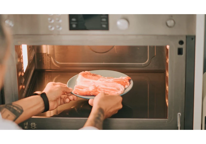 Think Microwaves Are Useless? Here Are 5 Foods That Make It Worth Keeping