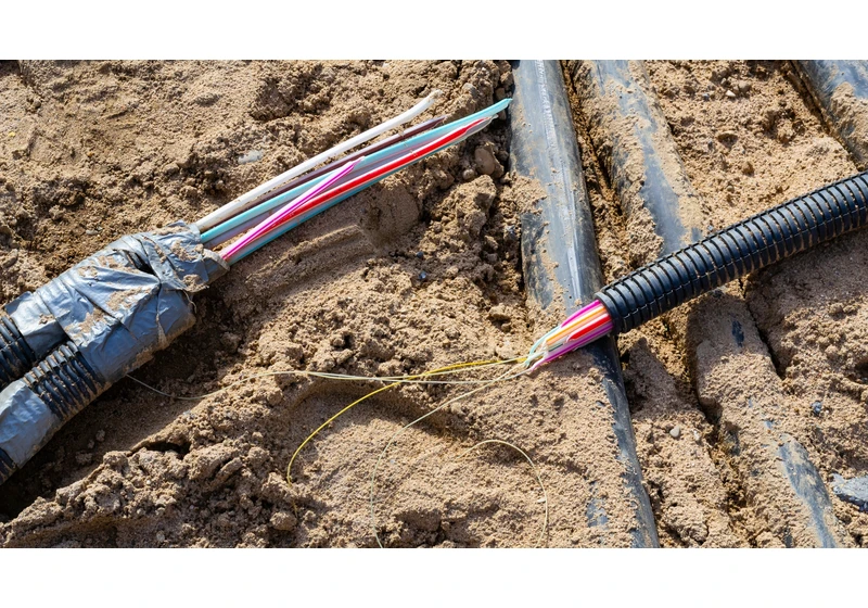  Misguided copper thieves plunge LA into internet blackout — perps cut lines only to find fiber-optic cables 