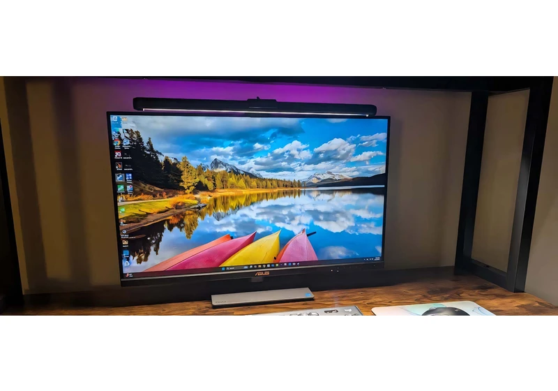 I tested this monitor light bar for two weeks — ASUS ROG ticks all but one of the most important boxes