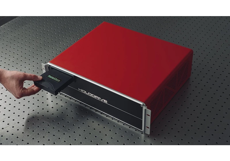  Ex-Dyson engineer to launch LTO tape holographic rival that uses cheap $5 laser diode, promises 200TB cartridges on 100m reels — but read/write speeds are unknown 