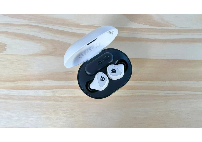 I’m never flying without these gaming earbuds again — bye-bye motion sickness