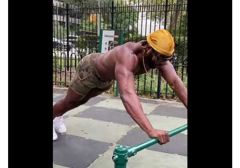 Grow your shoulders with this quick and effective workout