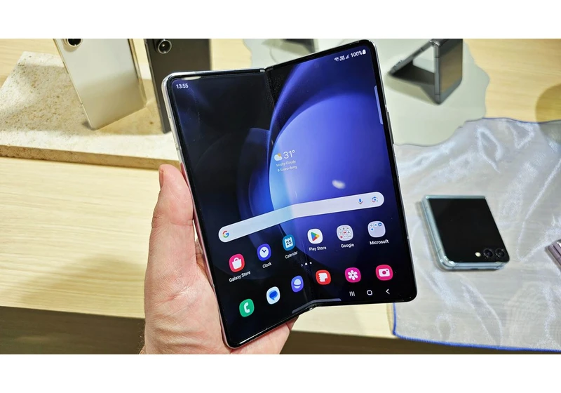 Samsung's Galaxy Z Fold 5 is the WRONG shape — it should be like Surface Duo