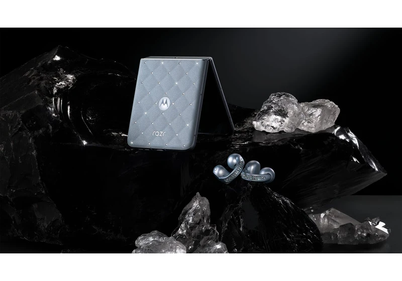 Motorola, Swarovski Debut a New Razr Phone Adorned with Crystals