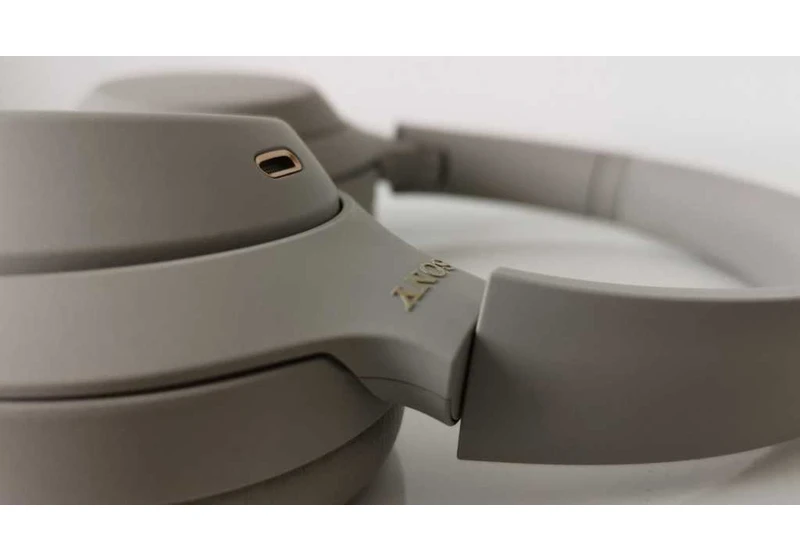 Hackers can attack phones via Bluetooth earbuds and headphones