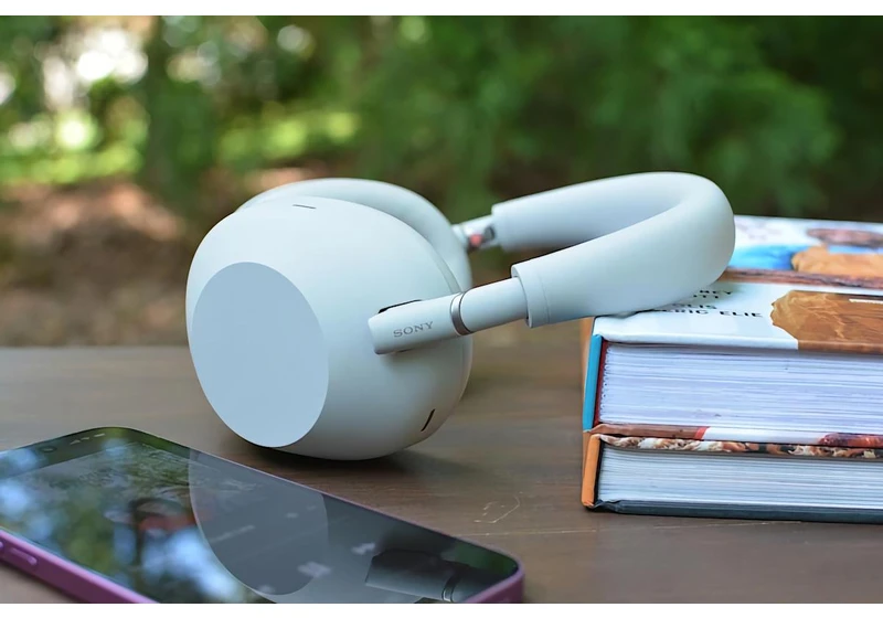 Here's how the Sony WH-1000XM6 compare to the WH-1000XM5 and AirPods Max