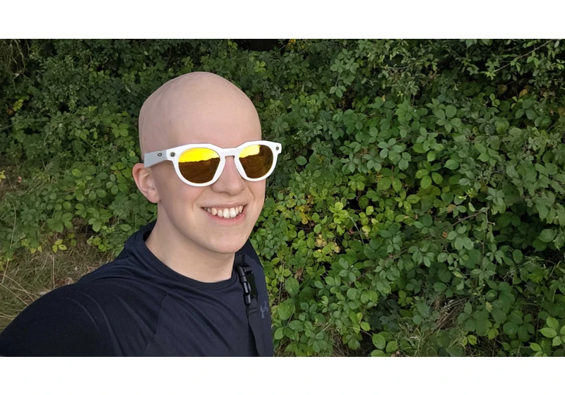  I've found the new Oakley smart glasses are perfect for running, but I'm not sure they're for me 