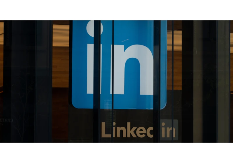 LinkedIn Updates Include Improvements To Search Results via @sejournal, @BrianFr07823616