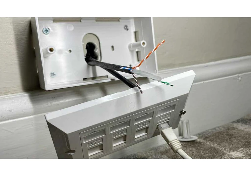 How to wire an Ethernet wall socket