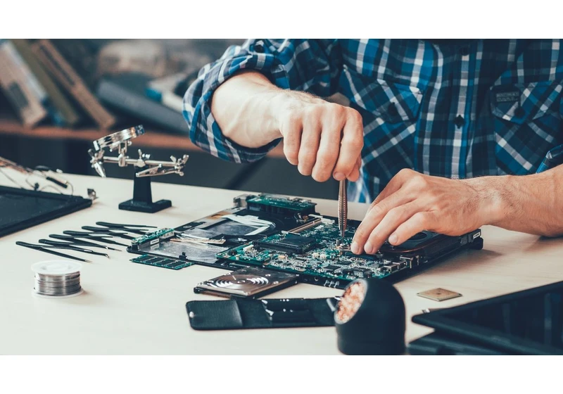  Laptop Makers Face Challenges Moving Production Out of China 