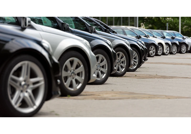Google Introduces Structured Data For Car Dealership Inventory via @sejournal, @MattGSouthern