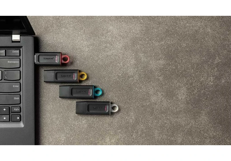 How long does data last on a USB flash drive?
