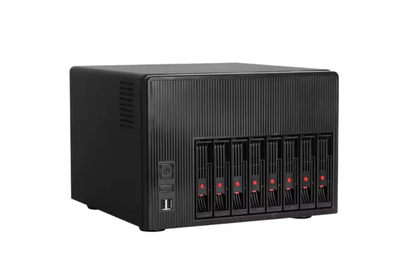 Want to store 204TB of storage in a device barely bigger than two shoe boxes? Check out the XCY X108, a NAS that can take up to 8 HDDs