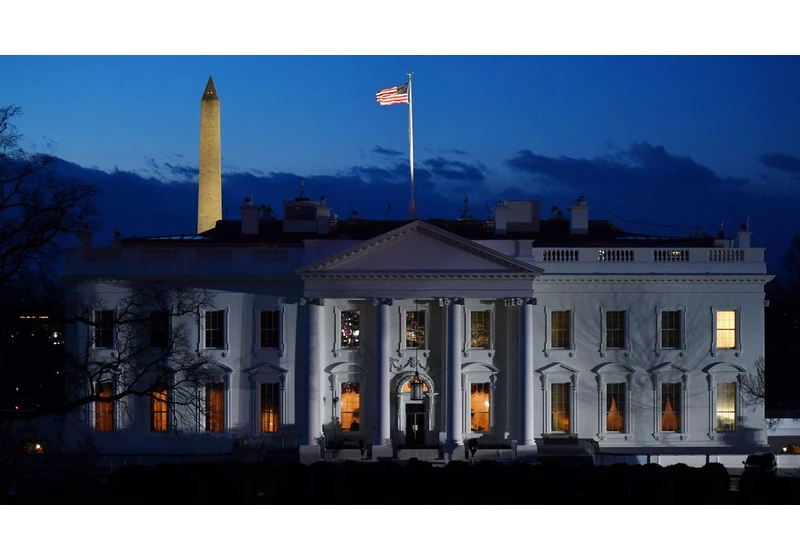 Microsoft accused of creating a monopoly on US government systems through free upgrades