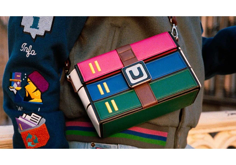 Truly ‘iconic’ WinRAR Messenger bags are available — at $150, they cost more than five WinRAR licenses