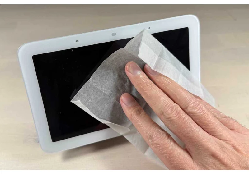 I despise grimy gadget screens, so I never leave home without these 8 cent wipes