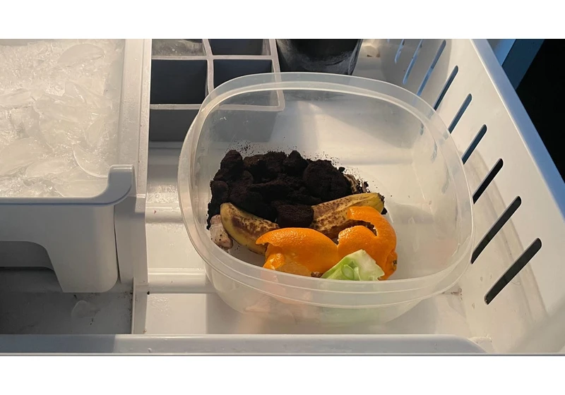 No Stink, No Fuss: The Compost Hack Your Nose Will Thank You For