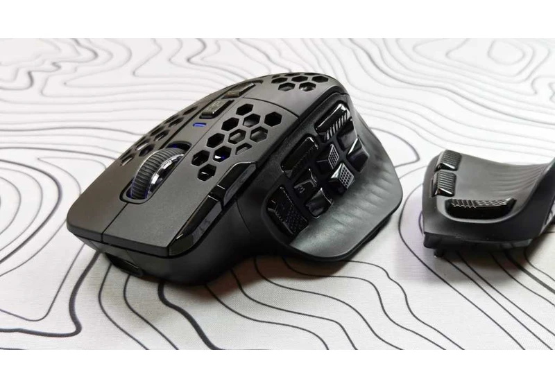 I switched my $180 Razer Naga for this $40 mouse—and I love it