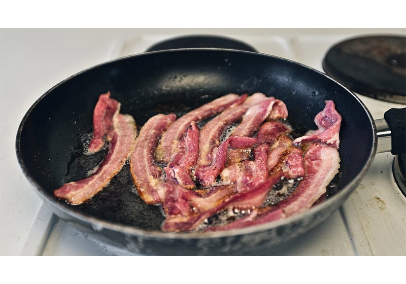 Don't Waste Bacon Grease: Here Are 9 Ways to Put It to Use