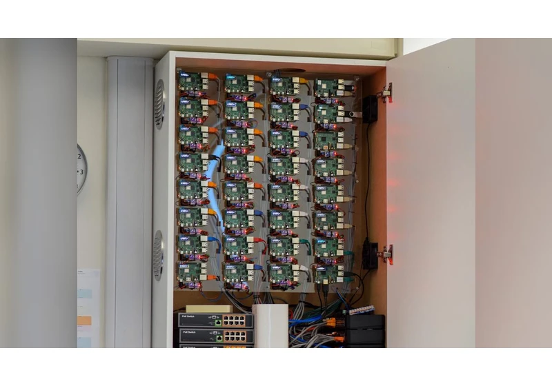 Cluster of 32 Raspberry Pis Powers Coding Class