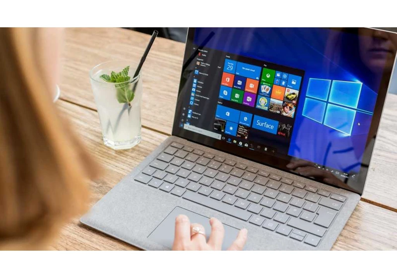 How to clean a disgusting laptop