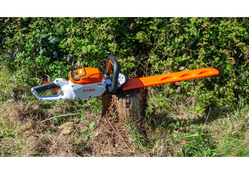 Stihl HSA 60 Battery Hedge Trimmer Review