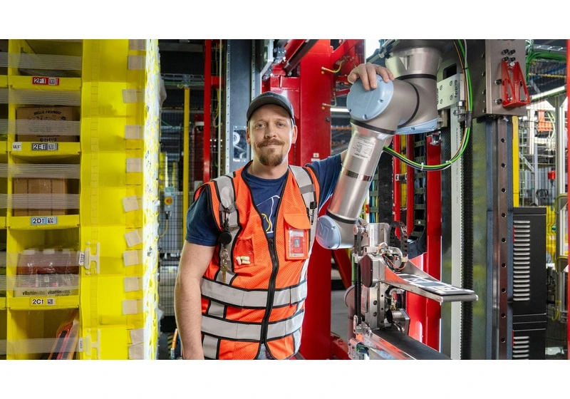 Amazon Unveils AI-Using Warehouse Robot With Human-Like Sense of Touch