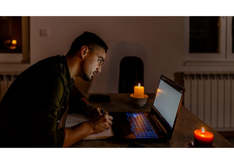 Power Outage? Here’s How to Keep Your Internet On Like a Pro