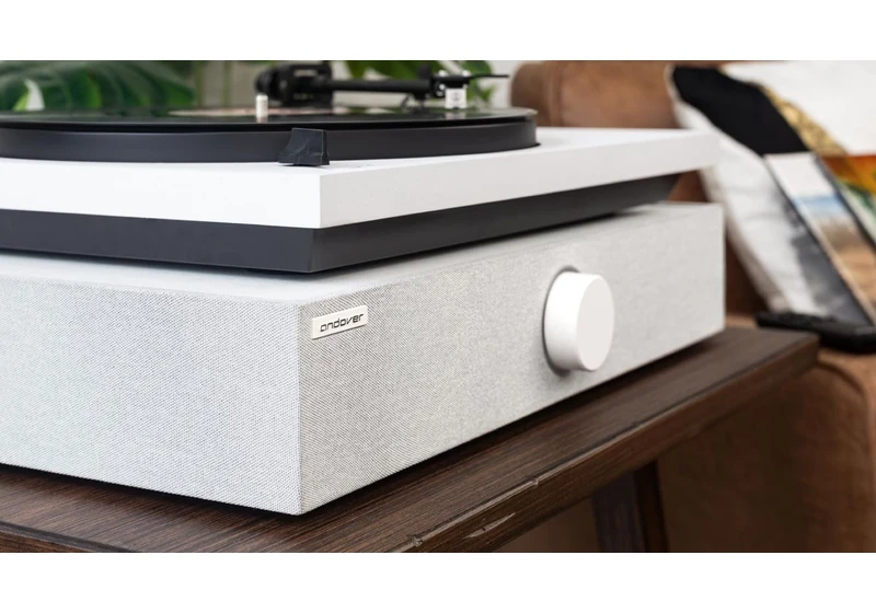 Love vinyl but don't have space for an amp and speakers? SpinBase 2 could be the solution