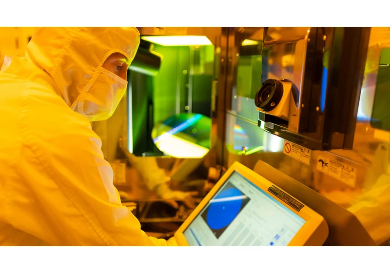 Micron samples ground-breaking EUV-based memory — new DRAM process slashes power consumption by 20% and boosts performance by 15%