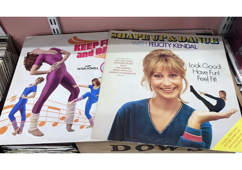 The 90s revival continues! WH Smith announces it's selling vinyl in shops again
