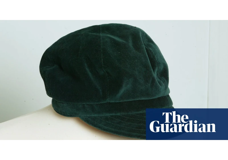A liar who always lies says "All my hats are green."