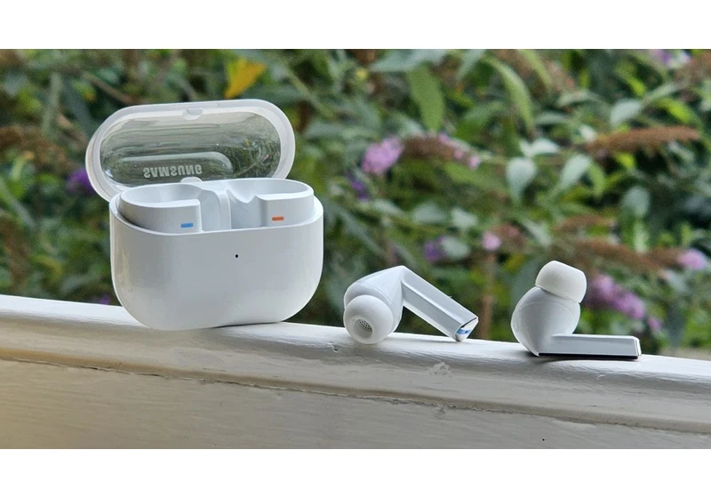 Samsung is looking to give wireless earbuds true lossless sound by swapping Bluetooth for UWB tech from AirTags