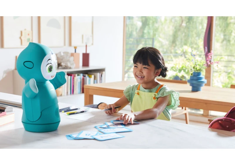 Kids robot Moxie gets AI upgrade and tutoring features