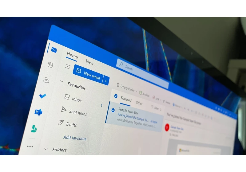  Microsoft blocks employees from sending emails that mention “Palestine” or “Gaza" 