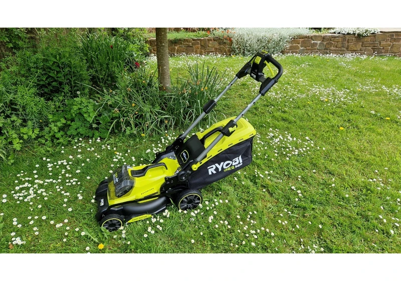 Ryobi 18V ONE+ HP Cordless Brushless 40cm Lawnmower RY18LMX40B Review