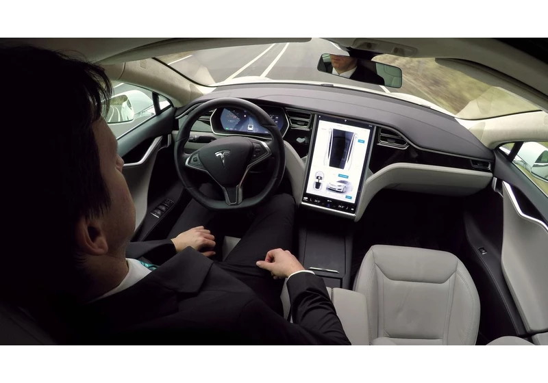  Tesla just halved the cost of its autonomous driving tech in a bid to improve it 