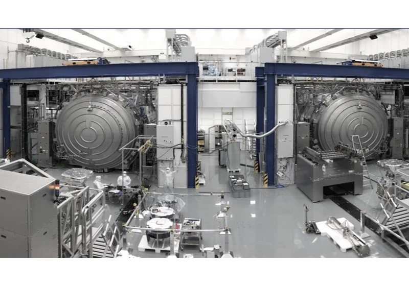 ASML to Ship First High-NA EUV Tool This Year: $300 Million per Scanner