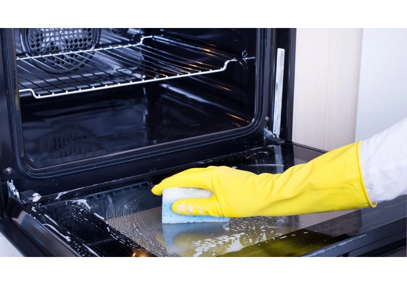 When Was the Last Time You Cleaned Your Oven? Here's How to Do It