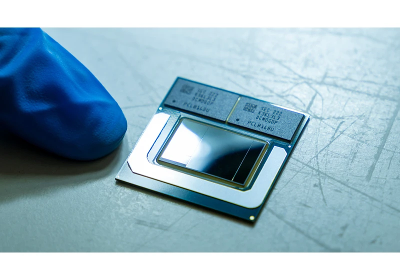 Intel Demos Meteor Lake CPU with On-Package LPDDR5X