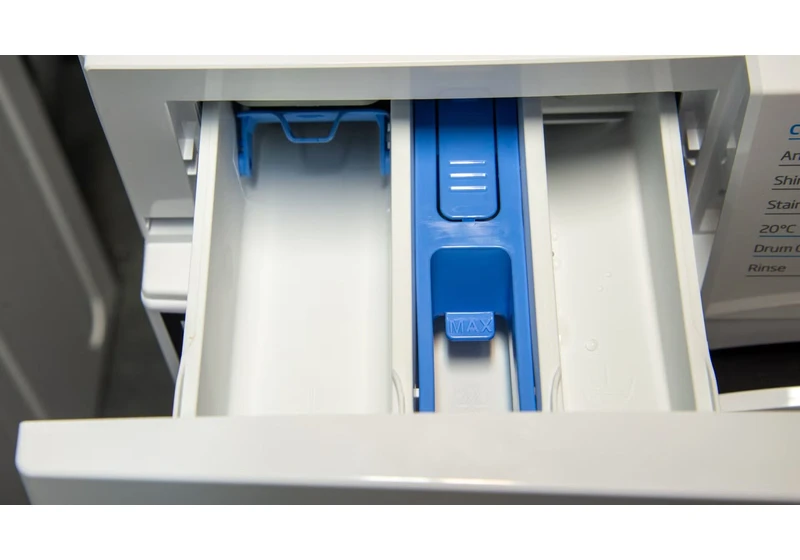Where to put detergent in a washing machine