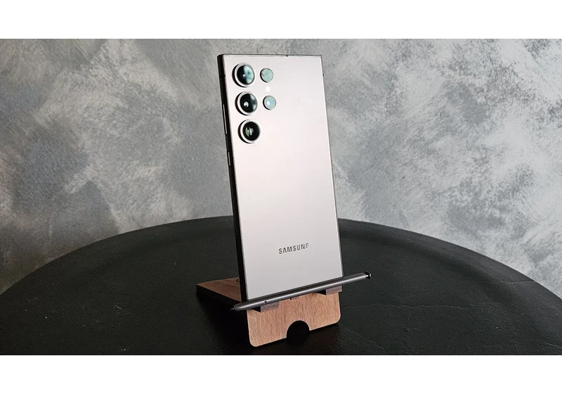 Leaked dummy unit may show us the contours of the Samsung Galaxy S25 Ultra