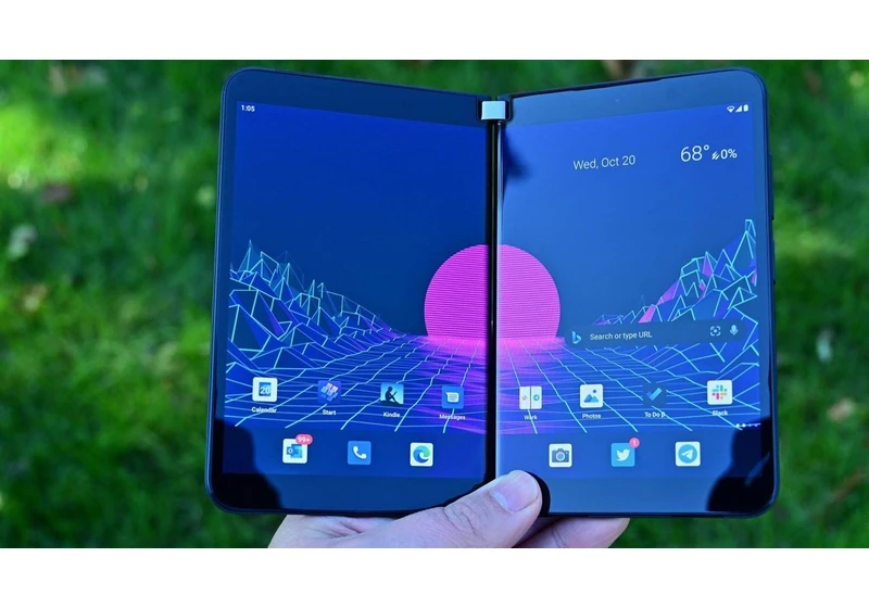 Surface Duo's May 2023 firmware update is here, but it's freezing phones
